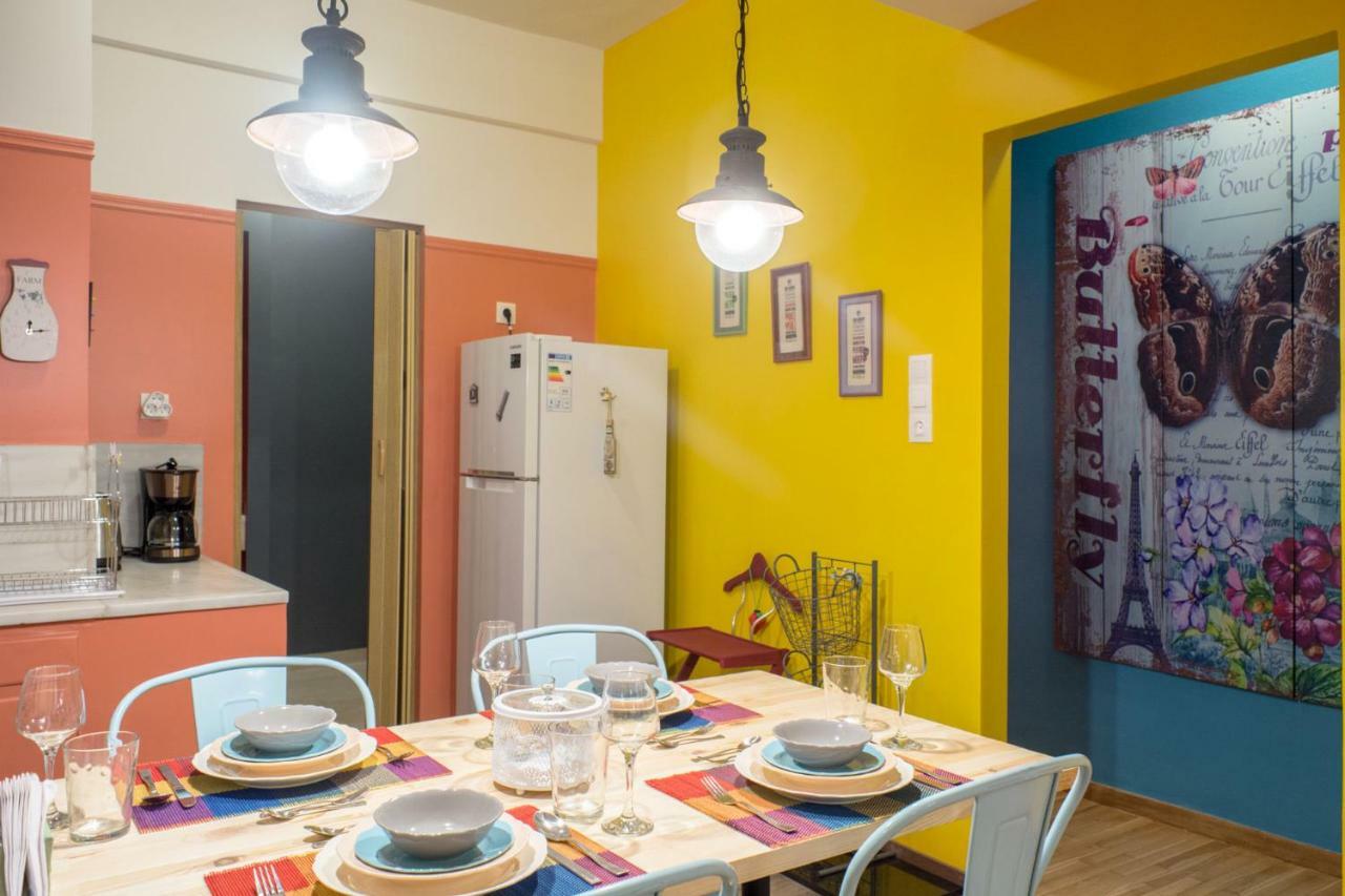 "Casa de colores", next to the metro Atenas Exterior foto